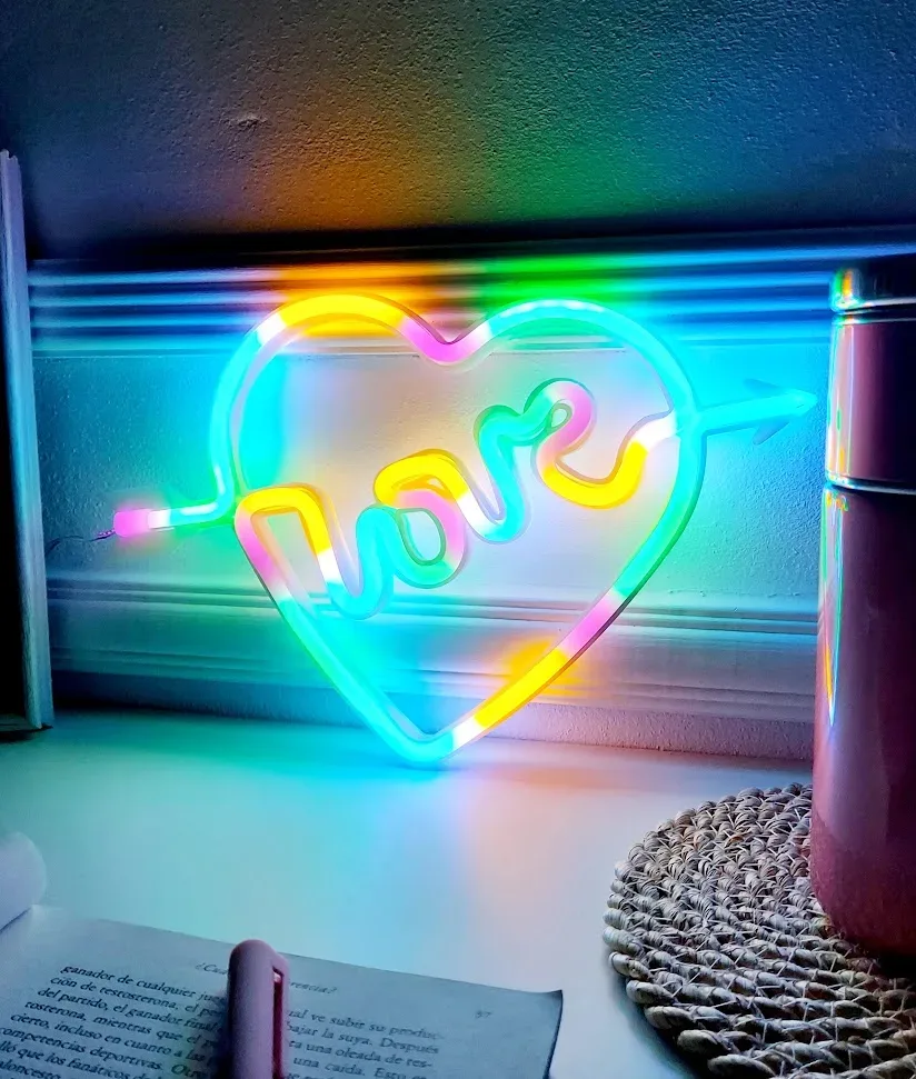 Lampara decorativa "Love" en Cursiva