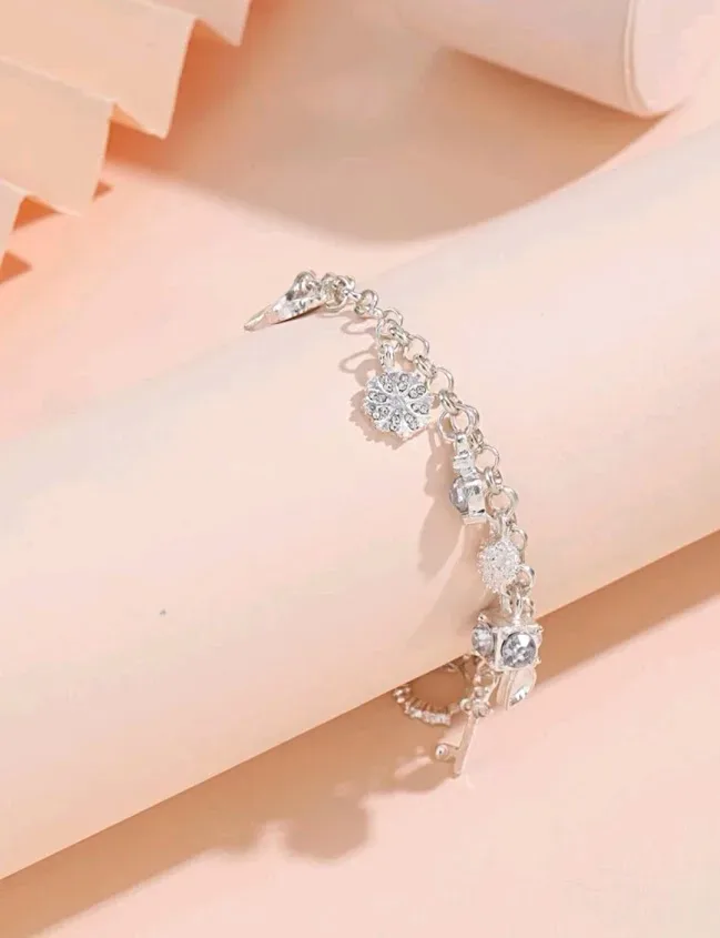 Pulsera para dama color plateado con diamante de imitación