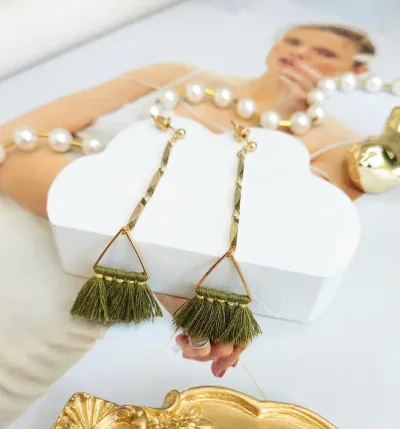 Aretes para dama de fantasía con forma de amaca