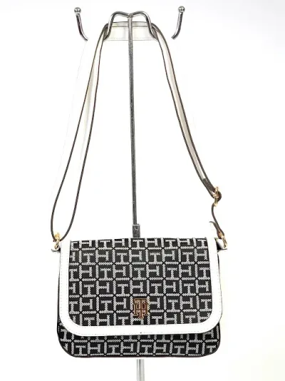 Bolso Tommy Hilfiger para dama color negro
