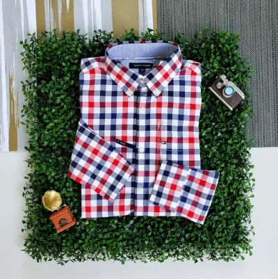 Camisa Tommy Hilfiger para caballero de cuadros color rojo, azul, blanco