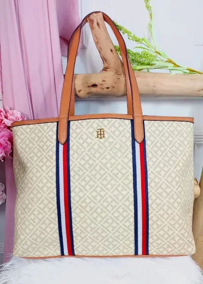 Mochila Tommy Hilfiger para dama color beige