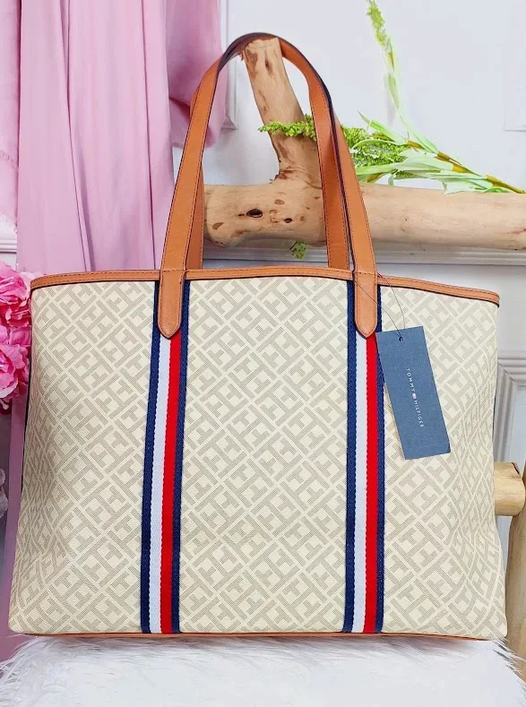 Mochila Tommy Hilfiger para dama color beige