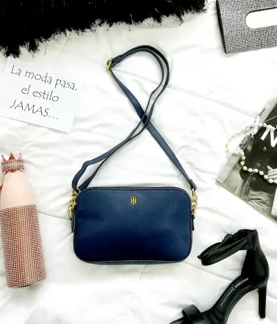 Bolso pequeño Tommy Hilfiger para dama color azul