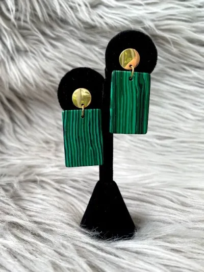 Aretes de acero inoxidable de color verde