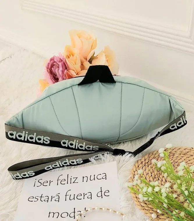 Riñonera Adidas para dama color verde agua