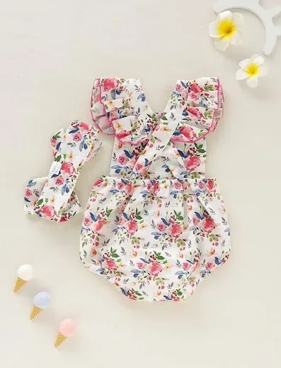 Mameluco para niña con diseño floral
