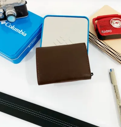 Billetera COLUMBIA para caballero color café combinado