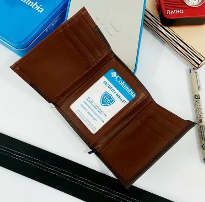 Billetera COLUMBIA para caballero color café combinado