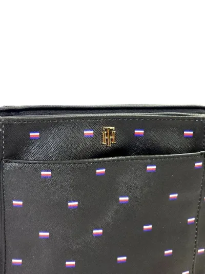 Bolso Tommy Hilfiger para dama color negro