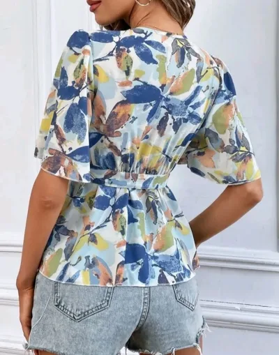 Blusa para dama con estampado floreal