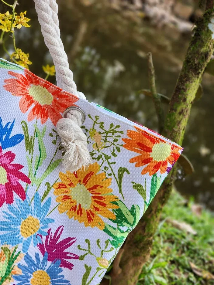 Bolso de hombro para dama diseño floreado