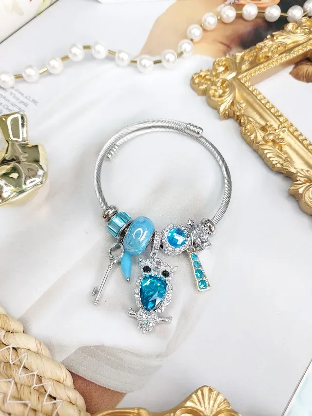 Pulsera de fantasía para dama con charms para dama