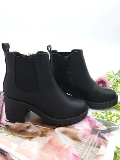 Botines para dama color negro