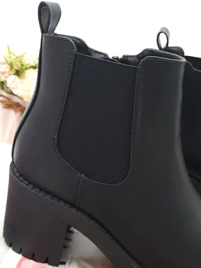 Botines para dama color negro