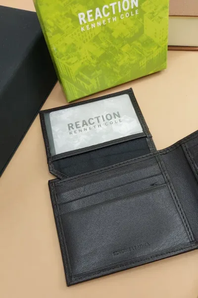 Billetera Reaction Kenneth Cole para caballero