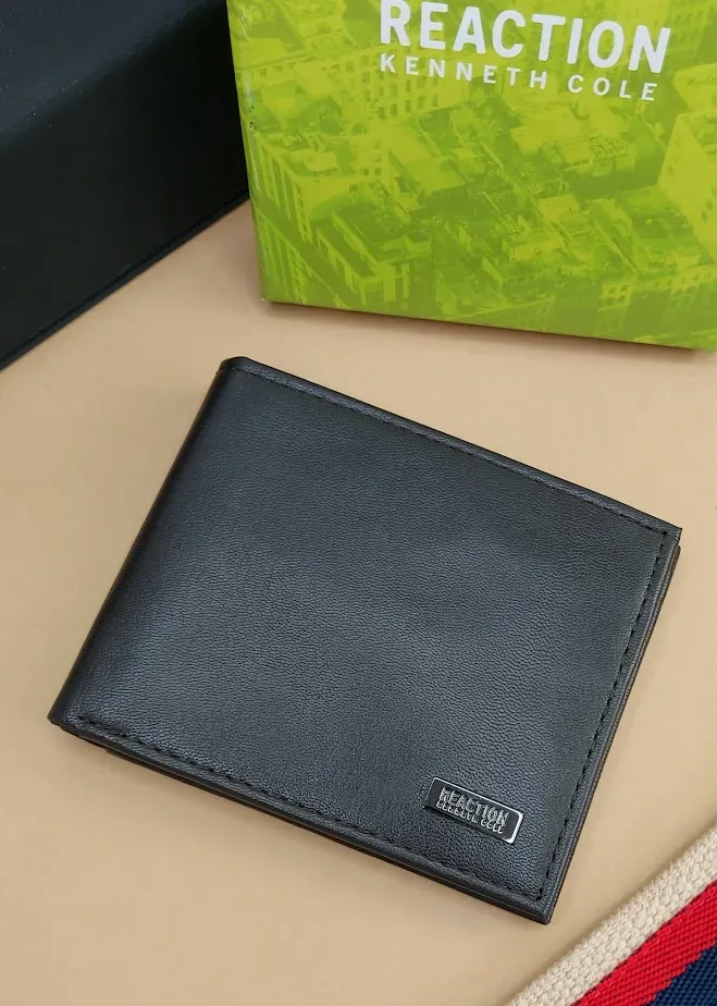 Billetera Reaction Kenneth Cole para caballero