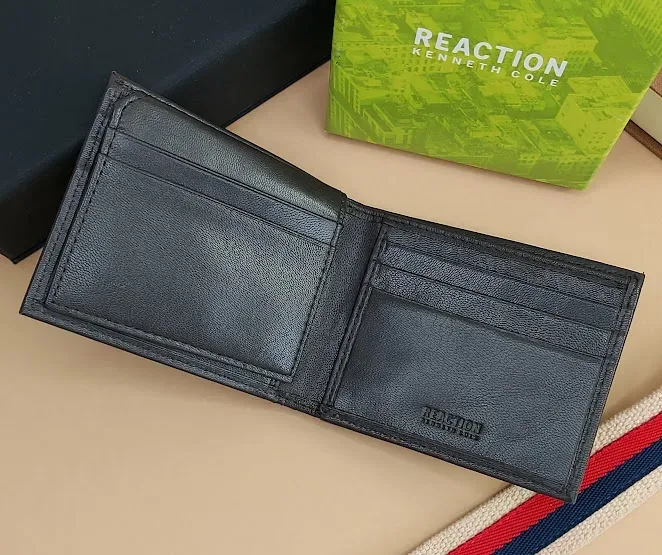 Billetera Reaction Kenneth Cole para caballero