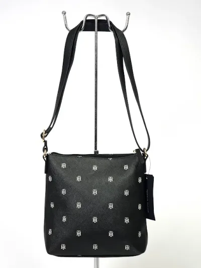 Bolso Tommy Hilfiger color negro
