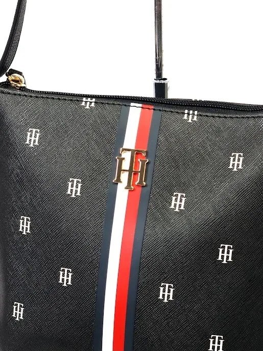 Bolso Tommy Hilfiger color negro