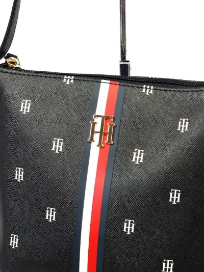 Bolso Tommy Hilfiger color negro