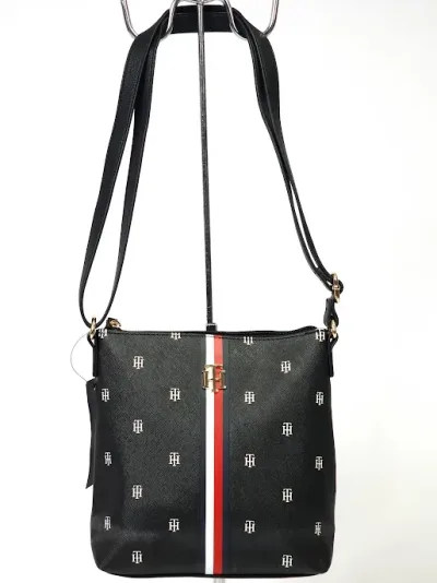 Bolso Tommy Hilfiger color negro