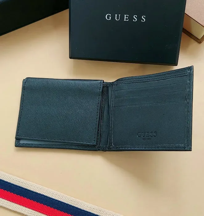 Billetera Guess para caballero color negro