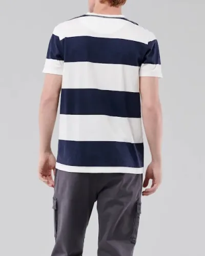 Camiseta Hollister para caballero diseño a rayas