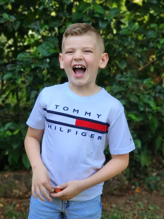 Camiseta Tommy Hilfilger para niño color blanco