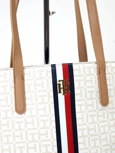 Bolso Tommy Hilfiger para dama color blanco