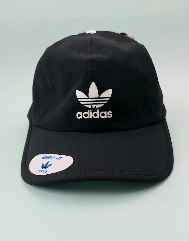 Gorra Adidas para dama color negro con blanco