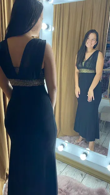 Vestido de gala para dama color negro con dorado