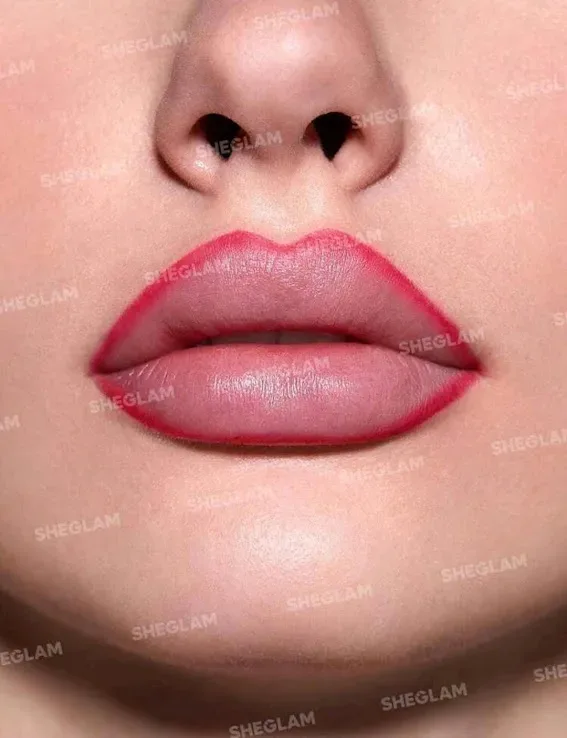 Delineador para labios color rojo