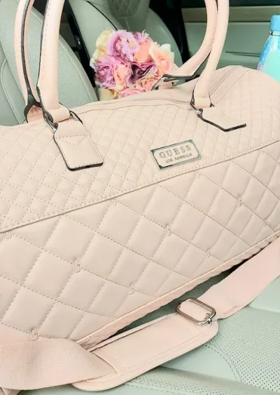 Bolso Guess para dama color rosa