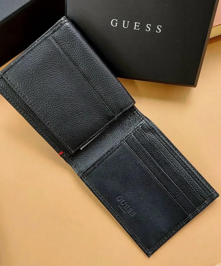 Billetera Guess para caballero color negro