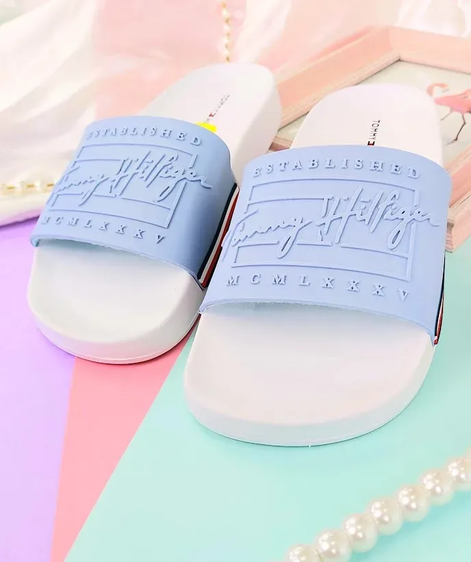 Sandalias Tommy Hilfiger para dama color blanco y celeste