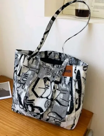 Bolso para dama con estampado de letra