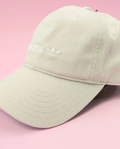 Gorra Adidas para dama color gris con blanco