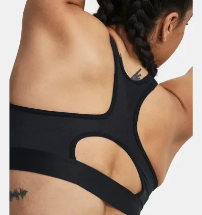 Top deportivo Under Armour para dama color negro