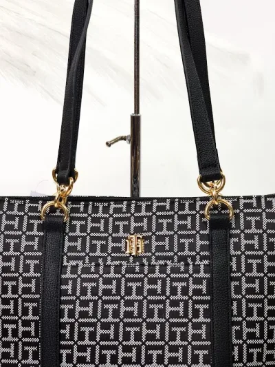 Bolso Tommy Hilfiger para dama color negro