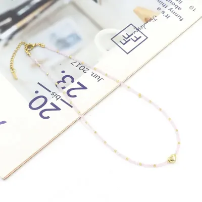 Collar de fantasía con accesorios chapados en oro