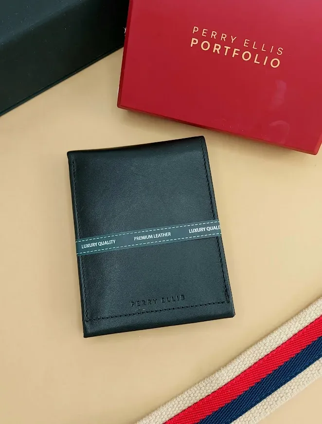 Billetera Perry Ellis  para caballero color negro
