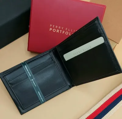 Billetera Perry Ellis  para caballero color negro