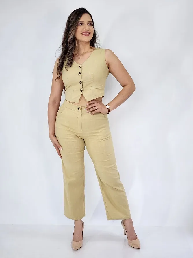 Conjunto color beige para dama