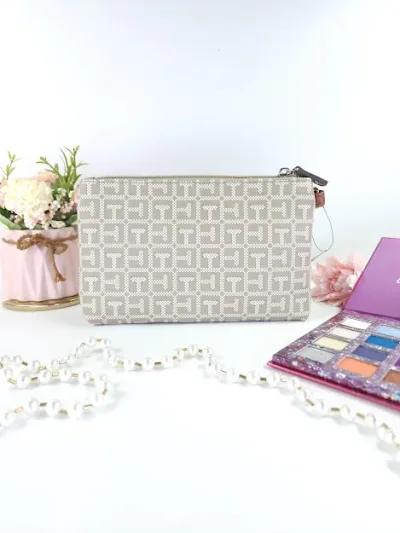 Cartera Tommy Hilfiger para dama color beige