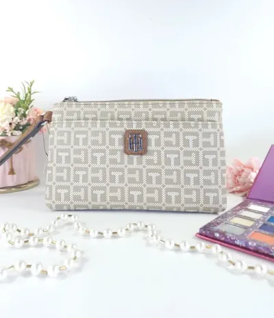 Cartera Tommy Hilfiger para dama color beige