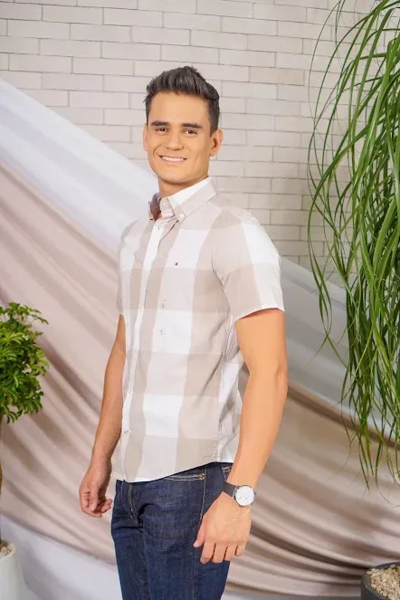 Camisa Tommy Hilfiger para caballero con diseño a rayas
