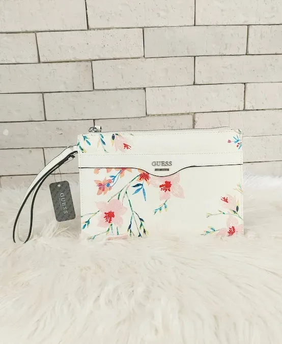 Bolso de mano Guess para dama color blanco hueso