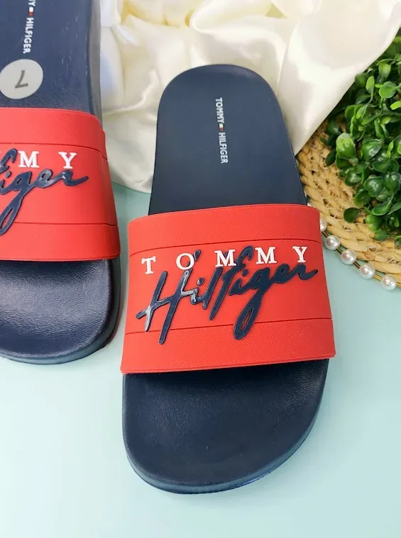 Sandalias Tommy Hilfiger para dama color azul y rojo