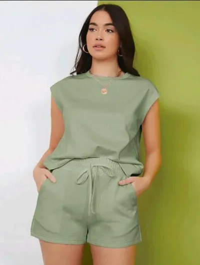 Conjunto deportivo color verde